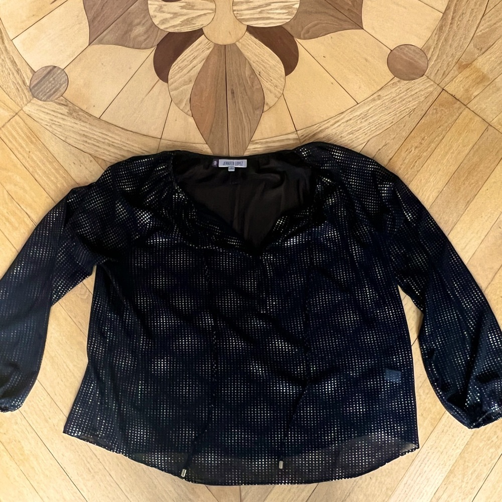 Jennifer Lopez top (kohls)